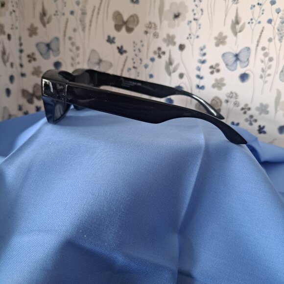 Solar Shield Fit-Over sunglasses - Picture 2 of 4